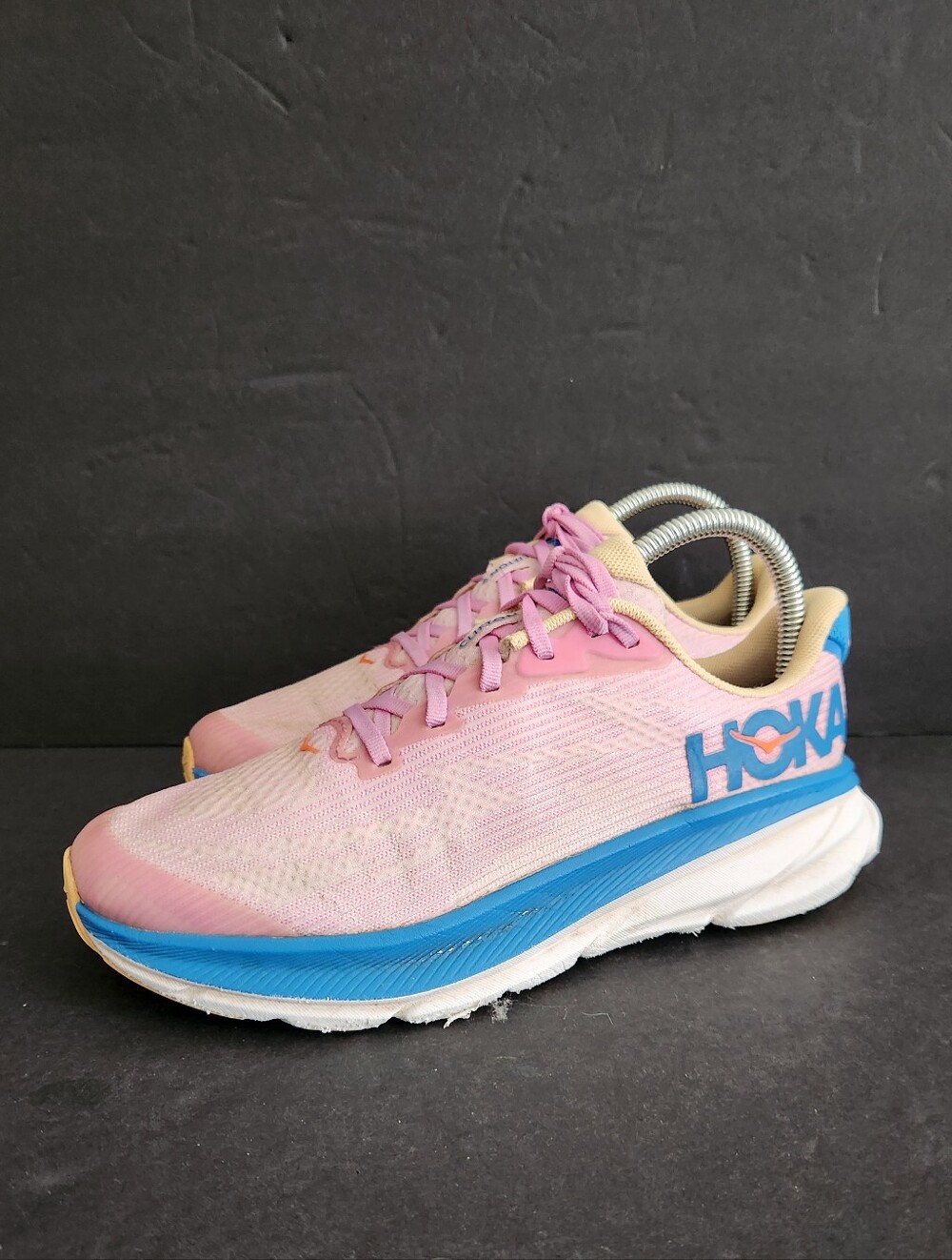 Hoka One One Youth Clifton 9 Shoes Pink Athletic Running Sneakers Size 5.5MD